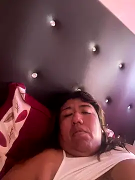 Snapshot of Wenlop chatting on November 2025 05:12:02 PM Wenlop online show from November 2025 05:12:02 PM