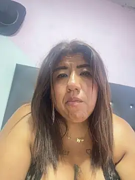 Snapshot of Wenlop chatting on December 2025 09:57:01 PM Wenlop online show from December 2025 09:57:01 PM