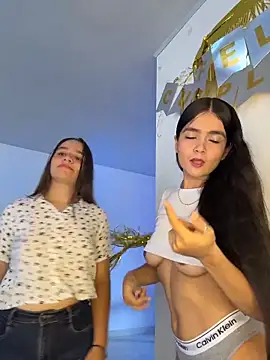 Ashley and Zoe online show from February 2026 04:15:02 PM