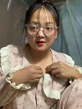 Snapshot of July-y chatting on September 2025 10:16:02 AM July-y online show from September 2025 10:16:02 AM