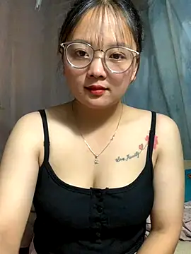 Snapshot of July-y chatting on September 2025 09:11:02 AM July-y online show from September 2025 09:11:02 AM