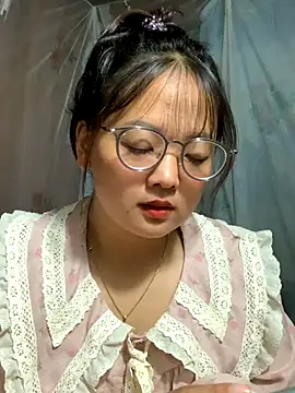 Snapshot of July-y chatting on September 2025 01:34:01 PM July-y online show from September 2025 01:34:01 PM