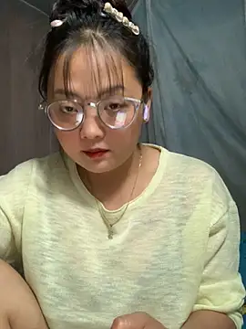 Snapshot of July-y chatting on September 2025 03:59:02 PM July-y online show from September 2025 03:59:02 PM