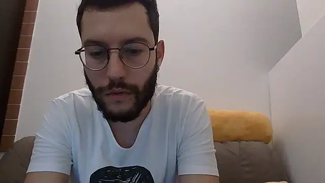 Amicisegreti online show from December 2025 06:28:01 AM