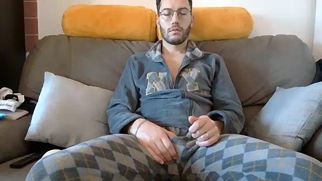 Amicisegreti online show from February 2026 07:29:01 AM