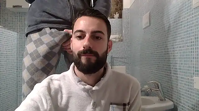 Amicisegreti online show from February 2026 07:14:02 AM