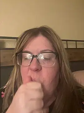 sexymommy1988 online show from April 2026 03:26:01 AM