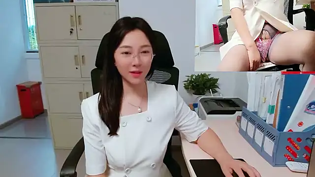 Snapshot of OL-Lily chatting on September 2025 01:29:02 AM OL-Lily online show from September 2025 01:29:02 AM