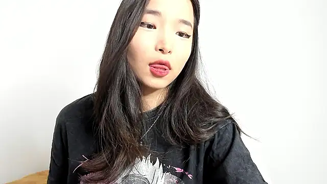 Soyun Mia online show from January 2026 04:34:01 PM