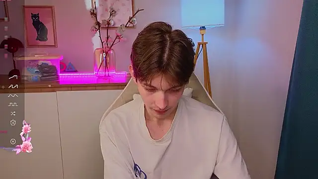 Snapshot of _Den1s_ chatting on February 2026 01:32:02 PM Den1s online show from February 2026 01:32:02 PM