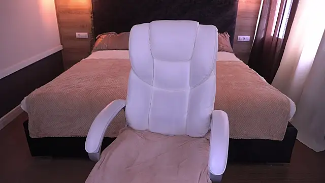 LioraFox online show from September 2025 06:57:02 AM