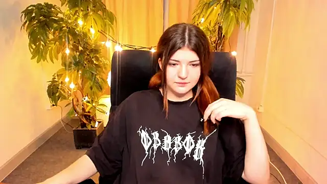 KristinMartin online show from November 2025 12:16:02 PM