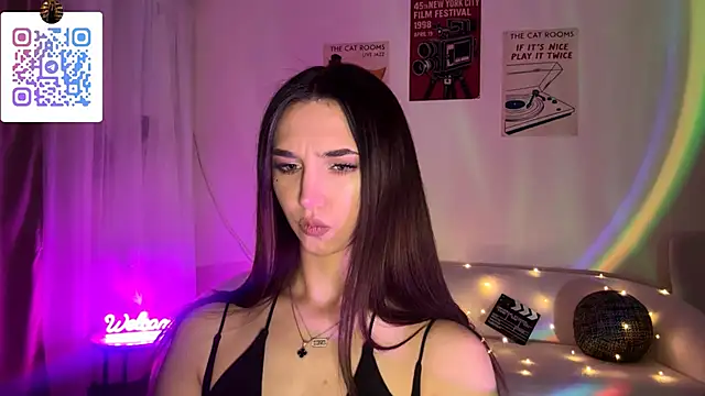 LinaMour online show from March 2026 10:25:01 PM