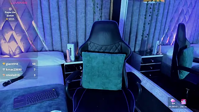 SkylerBloomm online show from April 2026 04:46:01 AM