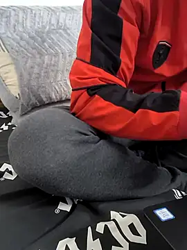 yazinyazin1 online show from November 2025 11:24:01 AM