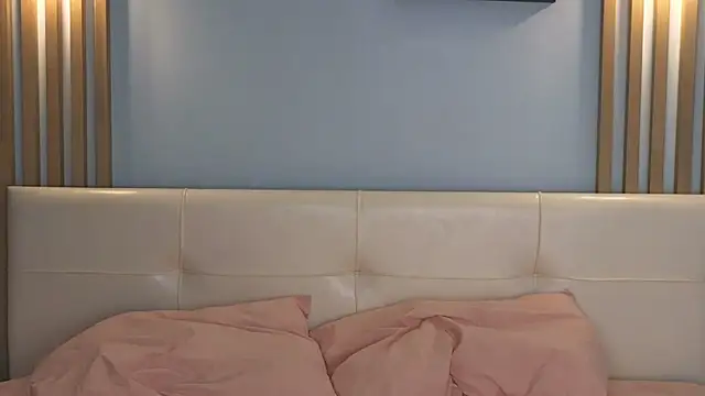 piekelete online show from October 2025 04:08:02 AM