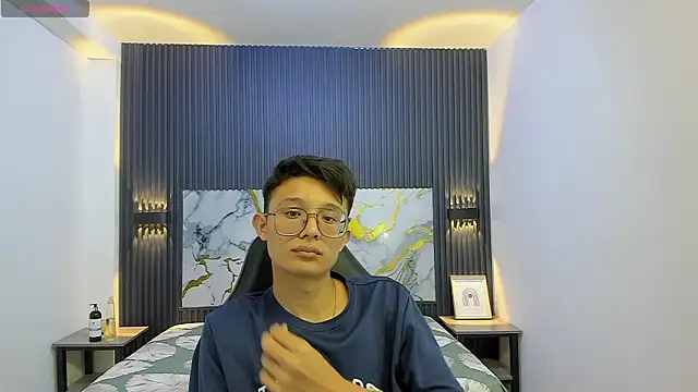 SantiagoRusso18 online show from February 2026 08:26:02 PM