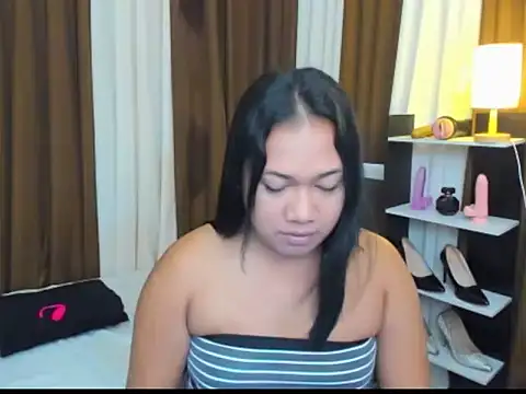 TsUncutKaren online show from October 2025 05:37:01 AM