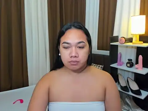 TsUncutKaren online show from October 2025 08:26:01 PM