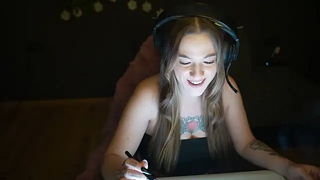 Luna Lynn online show from January 2026 11:39:02 PM