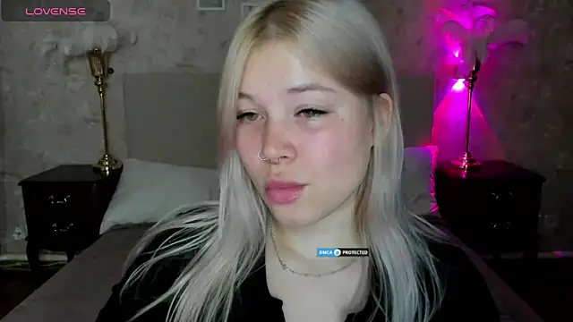 Diana Dream online show from November 2025 08:32:01 PM