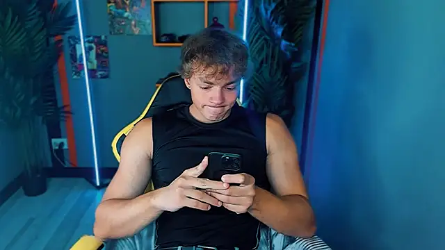 Snapshot of ChaseMuscular chatting on September 2025 10:27:01 AM ChaseMuscular online show from September 2025 10:27:01 AM