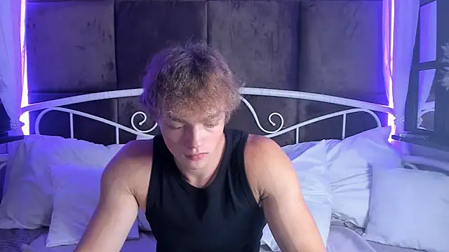 Snapshot of ChaseMuscular chatting on October 2025 03:43:01 PM ChaseMuscular online show from October 2025 03:43:01 PM