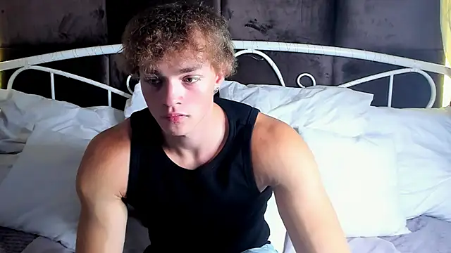 Snapshot of ChaseMuscular chatting on October 2025 10:36:01 AM ChaseMuscular online show from October 2025 10:36:01 AM