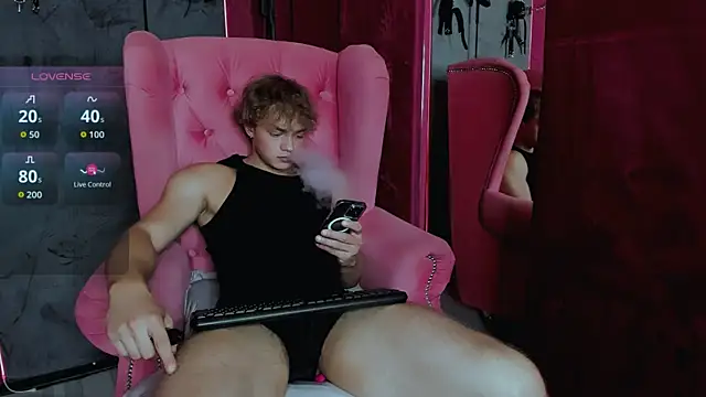 Snapshot of ChaseMuscular chatting on October 2025 04:27:02 PM ChaseMuscular online show from October 2025 04:27:02 PM