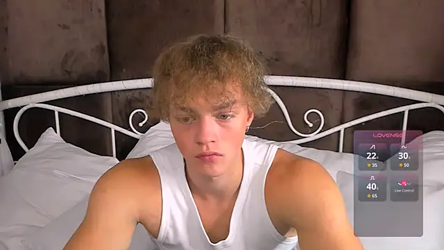 Snapshot of ChaseMuscular chatting on October 2025 03:34:01 PM ChaseMuscular online show from October 2025 03:34:01 PM