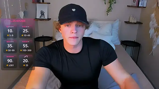 Snapshot of ChaseMuscular chatting on November 2025 10:37:02 AM ChaseMuscular online show from November 2025 10:37:02 AM