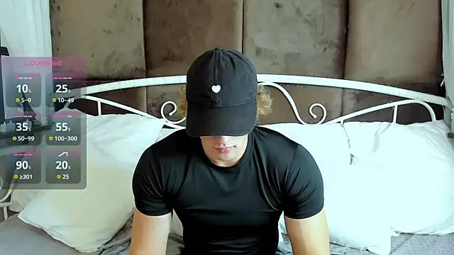 Snapshot of ChaseMuscular chatting on November 2025 11:01:02 AM ChaseMuscular online show from November 2025 11:01:02 AM