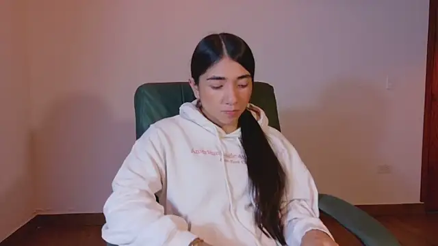 Aurora jones11 online show from December 2025 03:45:02 AM