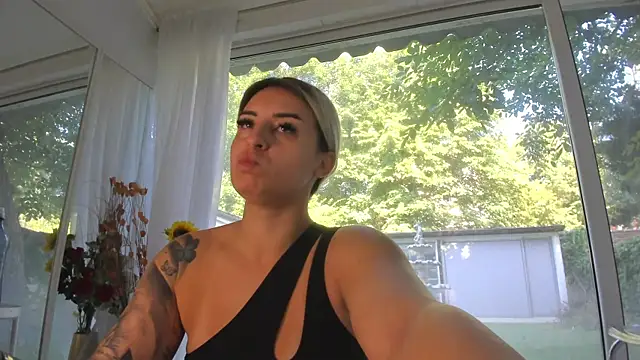 Ella Vee online show from July 2026 06:17:02 AM
