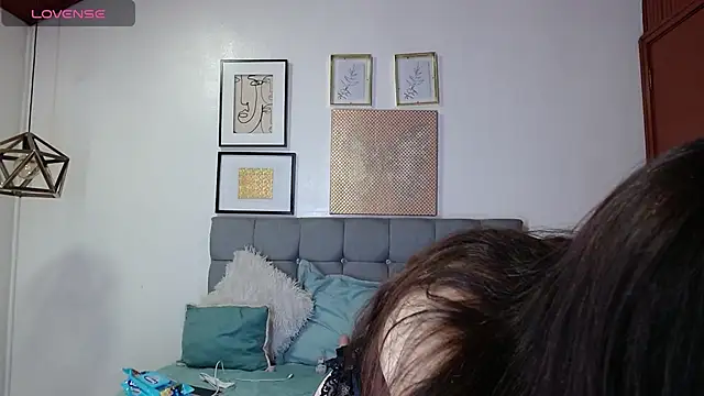  naomi s online show from November 2025 02:31:02 PM