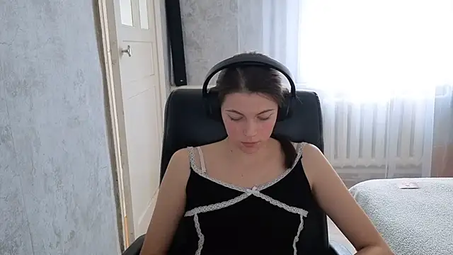 CutieAnny online show from November 2025 04:34:01 AM