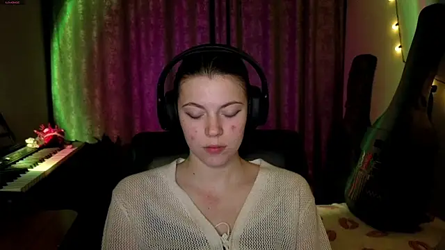 CutieAnny online show from April 2026 09:31:01 PM