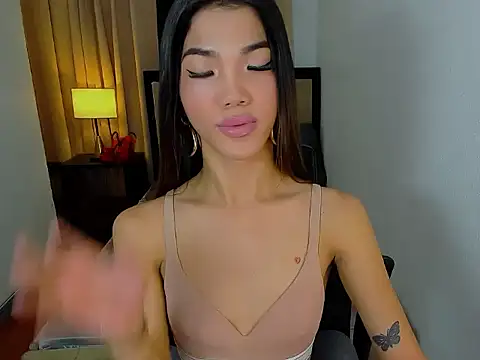 Snapshot of CassieSommereux chatting on June 2026 09:37:01 PM CassieSommereux online show from June 2026 09:37:01 PM