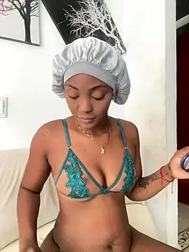 zaracollins01 online show from October 2025 02:39:01 PM