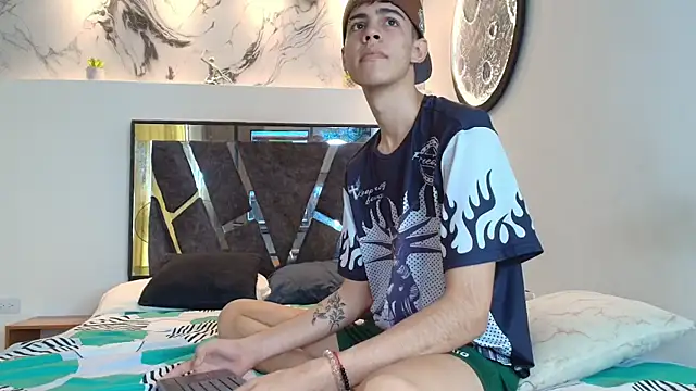 Snapshot of YOUNGS_GUYS chatting on September 2025 06:40:02 PM YOUNGS GUYS online show from September 2025 06:40:02 PM