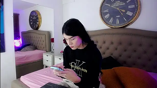 Snapshot of AuroraRicci chatting on October 2025 12:41:02 PM AuroraRicci online show from October 2025 12:41:02 PM