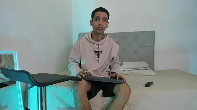 twinkDuohot online show from October 2025 12:44:02 AM