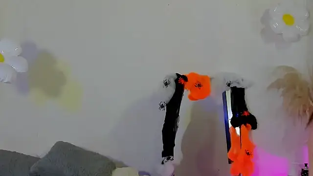 Naomi Flame online show from October 2025 08:44:02 PM