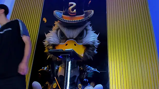 Dante Brown1  online show from November 2025 09:46:02 PM