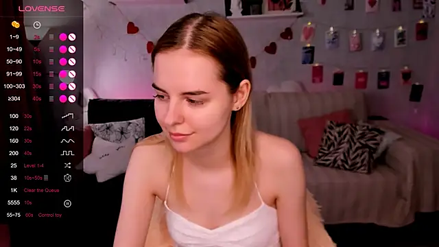 LillianShine online show from May 2026 07:17:01 AM