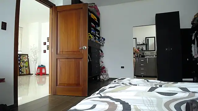 Manuela lara  online show from February 2026 05:13:02 PM