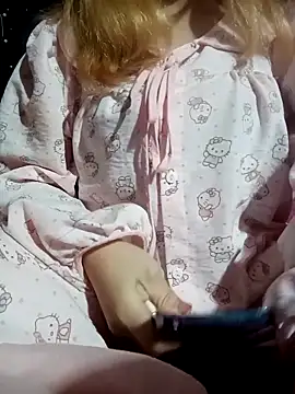 Snapshot of swallow-nice chatting on November 2025 04:41:02 PM swallow-nice online show from November 2025 04:41:02 PM