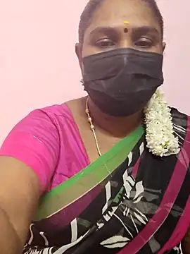 Snapshot of Tamil_Azhaghi25 chatting on October 2025 05:25:02 PM Tamil Azhaghi25 online show from October 2025 05:25:02 PM