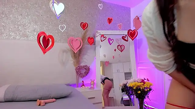 AnniieCooper online show from February 2026 01:06:01 PM