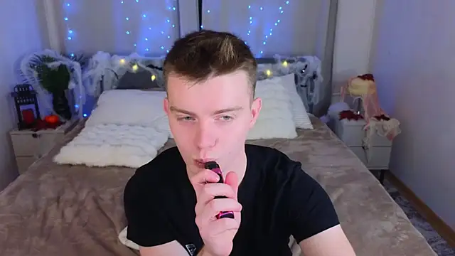 happy de1mos online show from October 2025 09:46:01 PM